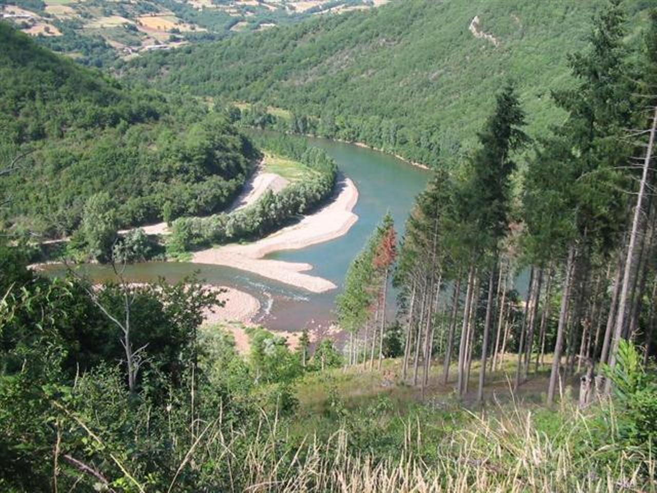 Tarn Valley between Brousse-le-Chateau and Broquies